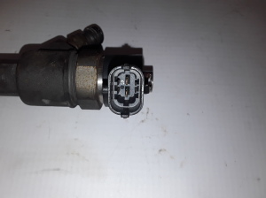  Fuel injector 