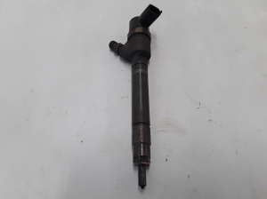  Fuel injector 