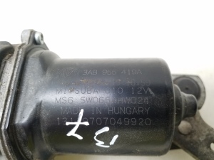 Volkswagen Passat B7 (2010–2014) Esiklaasi puhastite mehhanism ja selle osad - 3