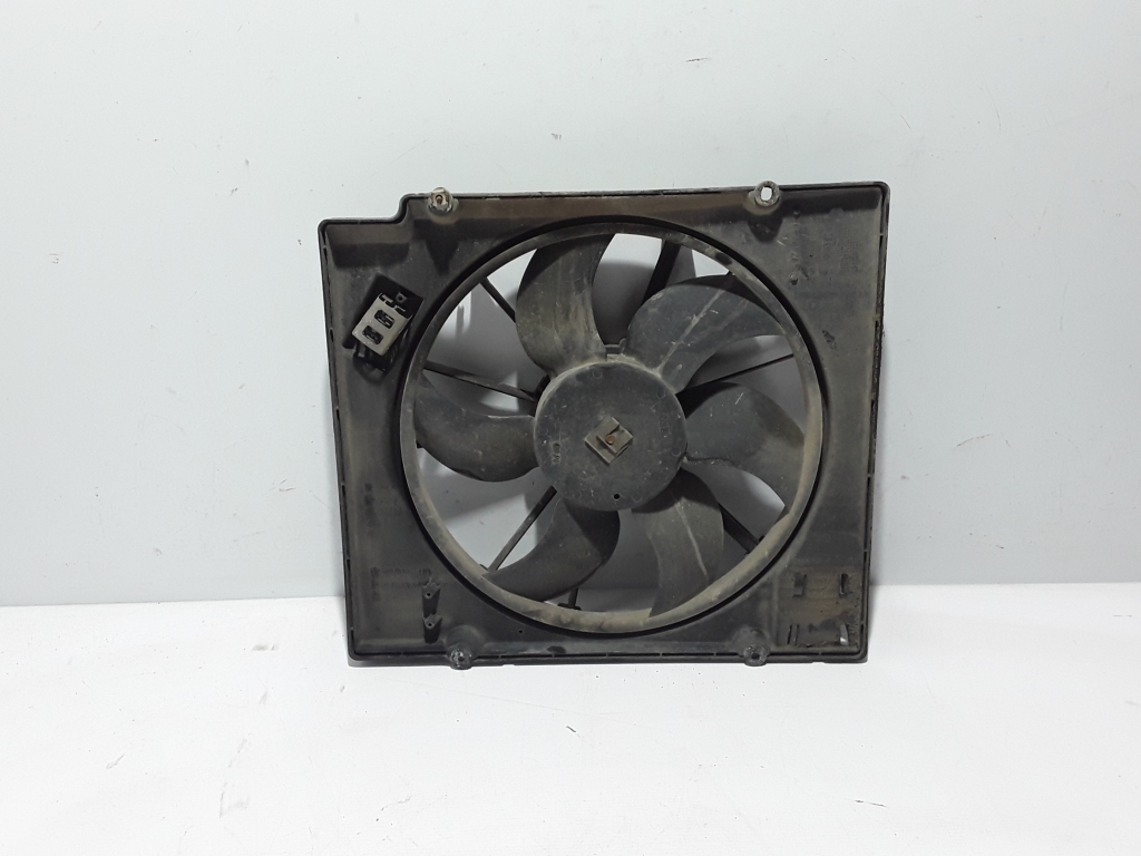 RENAULT Clio 2 generation (1998-2013) Engine Cooling Fan Radiator 7700421148 22428734