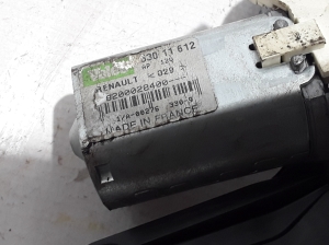 RENAULT Clio II (1998–2005) Rear wiper motor 8200028400 - 3