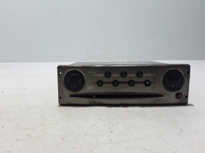 Radio (head unit) - 8200029542