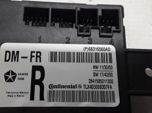 Chrysler Pacifica (2016–2026) Türsteuergerät vorn 68316560AD - 2