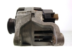 Volkswagen Passat B5 (1997–2005) Alternator 06B903016D - 2