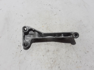  Front axle bracket 