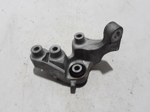  Engine holder 