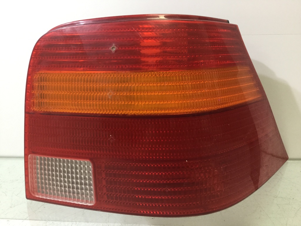 Volkswagen Golf IV (1997–2003) Eckleuchte hinten 1J6945096R Volkswagen Golf IV (1997–2003) Eckleuchte hinten 1J6945096R