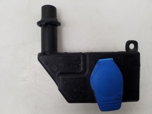 Front windshield washer reservoir and its parts - 8T2955463B