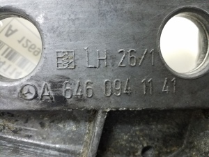 Mercedes Benz C-Class 204 (2007–2014) Muu kinnitus A6460941141 - 2