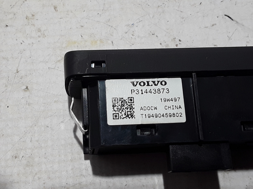 VOLVO XC60 2 generation (2017-2024) Back cover Open Switches 31443873 22429050