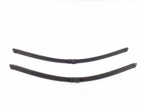  Windshield wiper blades 