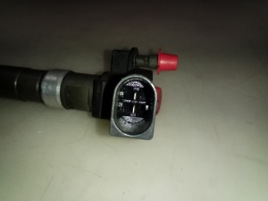  Fuel injector 