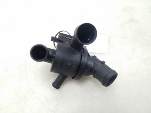 Kühlmittelthermostat - 03L121111AE