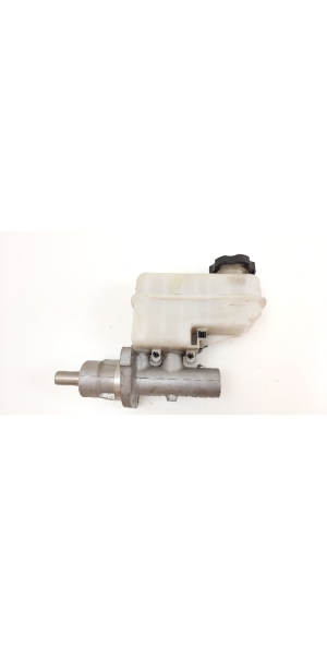  Master cylinder 