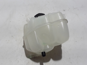  Tank for coolant 