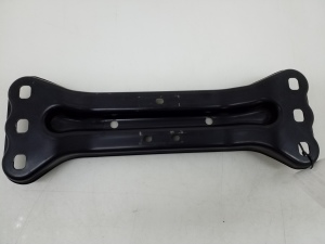 Mercedes Benz C-Class 204 (2007–2014) Käigukasti kinnitus A2042420501 - 2