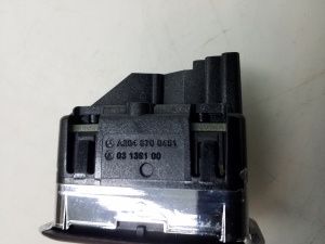 Mercedes Benz C-Class 204 (2007–2014) Tagumise külgukse aknalüliti A2048700451 - 3