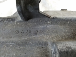  Engine holder 