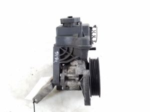   Power steering pump 