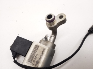 Mercedes Benz E-Class W212 (2009–2015) Konditsioneeri vooliku ventiil A2128300684 - 3