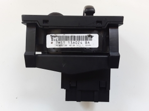 Ford Kuga (2008–2012) Headlight switch 7M5T13A024BA - 3