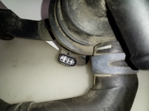 Volkswagen Passat B7 (2010–2014) Zusatzwasserpumpe 5N0965561A - 3