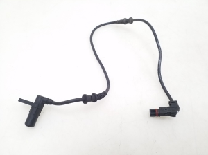 Priekšējais ABS sensors - A2205400117