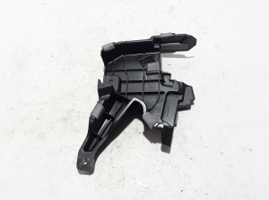 Front door exterior handle bracket - 806330882R