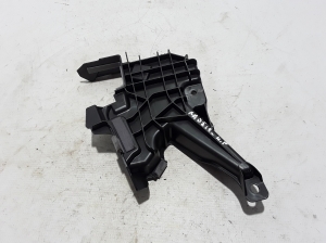 RENAULT Kadjar (2015–2026) Front door exterior handle bracket 806330882R - 2