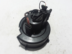   Heizungsgebläsemotor  -  