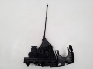 VOLVO V70 II (2000–2007) Front door lock 30699109 - 3