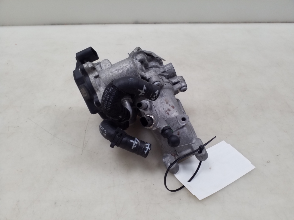 VOLKSWAGEN Passat B8 (2014-2023) Gasshus 04L128063AA 25062755