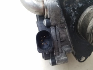  EGR valve 