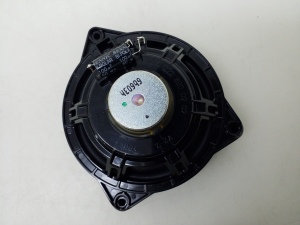 Mercedes Benz C-Class 205 (2014–2021) Esiukse kõlar A2228200202 - 2