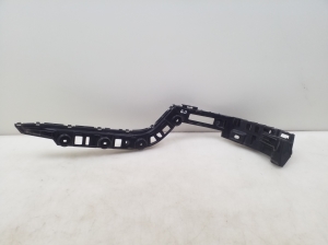 Rear bumper bracket - 3AF807394A