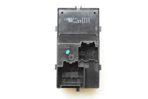 Opel Astra J (2009–2017) Rear side door window switch 13301886 - 2
