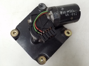 Mitsubishi Carisma (1995–2004) Scheibenwischermotor vorne 0390241170 - 2