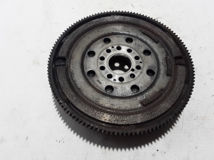  Clutch flywheel 