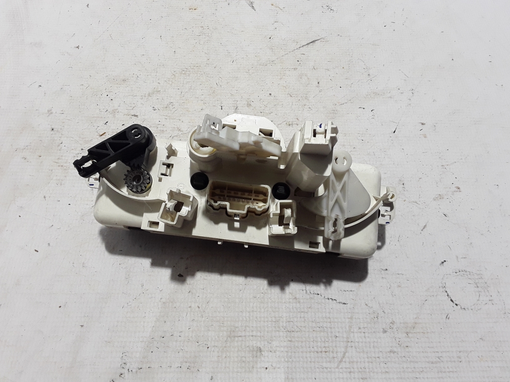 RENAULT Clio 3 generation (2005-2012) Climate  Control Unit 030966N 22429658