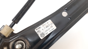 Volkswagen Golf VII (2012–2026) Front door window regulator - 2