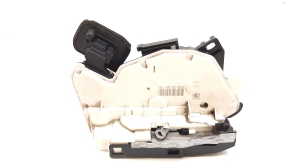   Front door lock  - 5K1837016D 