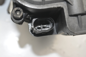 Volkswagen Passat B8 (2014–2023) Tagumine pidurisadul 3Q0615406 - 4