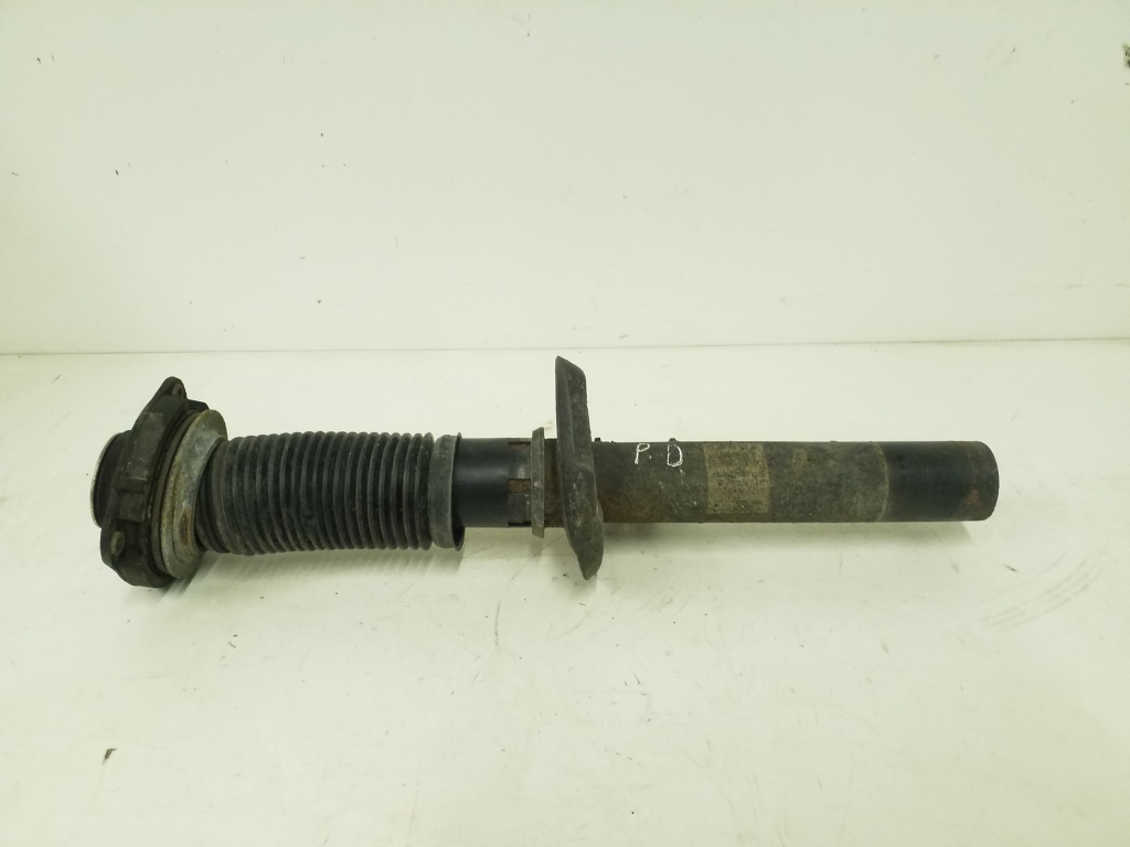 Used Skoda Superb Front shock absorber and its components