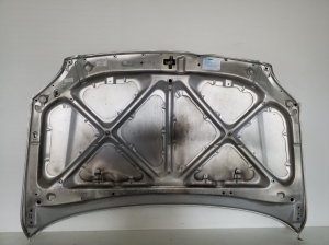  Engine hood 