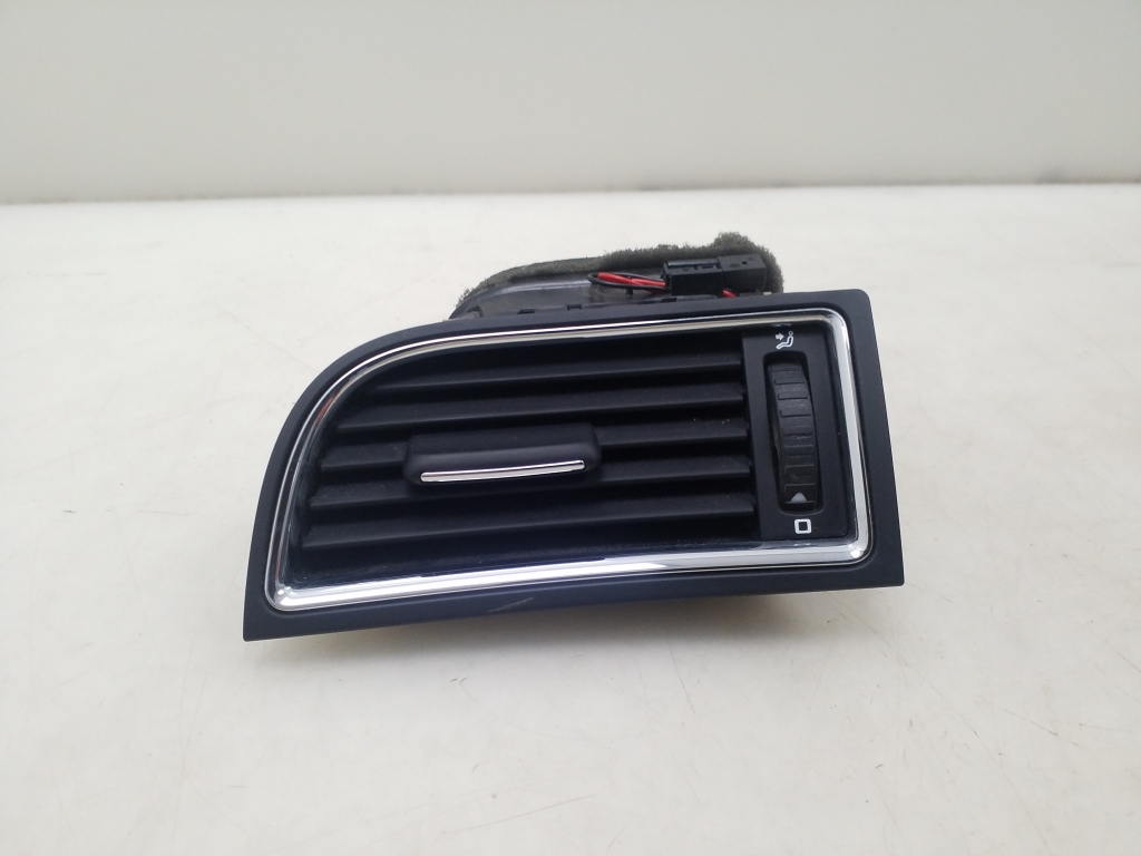 Used Skoda Superb Interior panel ventilation grilles 3T0819701