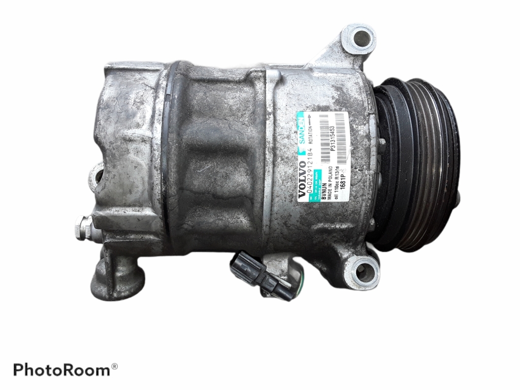 Used VOLVO V70 Air conditioner compressor P31315453