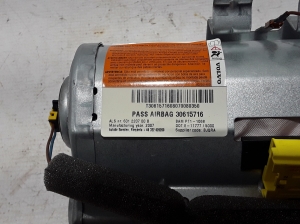 VOLVO S40 II (2004–2013) Kaassõitja turvapadi armatuurlauas 30615716 - 3