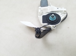 Skoda Superb (2008–2015) Front door window regulator motor 8K0959801A - 3