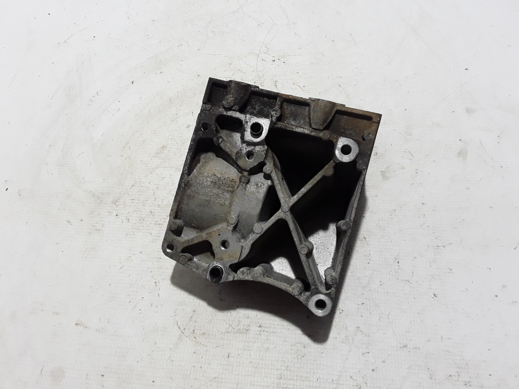 VOLVO S40 2 generation (2004-2012) Air Conditioner Compressor Bracket 4M5Q19D624 22429936