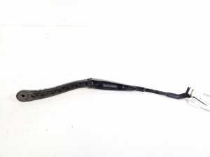  Windshield wiper blade 